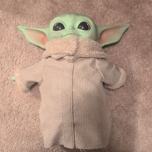 Baby Yoda. Mattel Star Wars: The Mandalorian The Child Real Moves Plush.